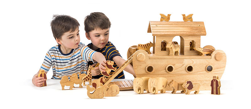 Personalised Wooden deluxe Noahs ark playset with natural wood characters