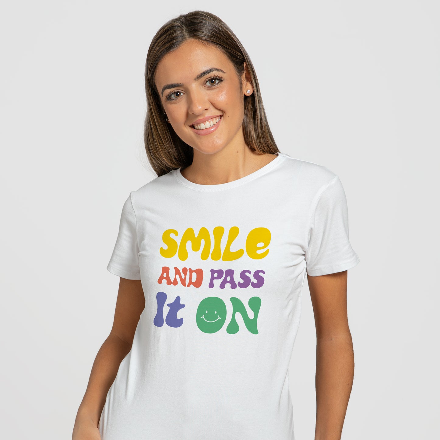 Smile & Pass It On - T-Shirt