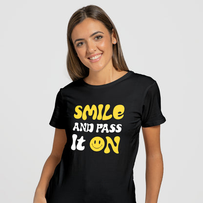 Smile & Pass It On Smiley - T-Shirt